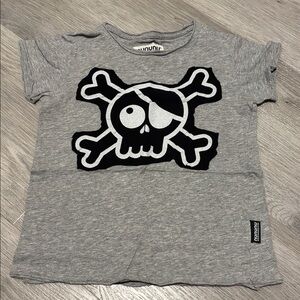 Nununu “pirate skull patch” T Shirt kids size 4-5 years old grey and black